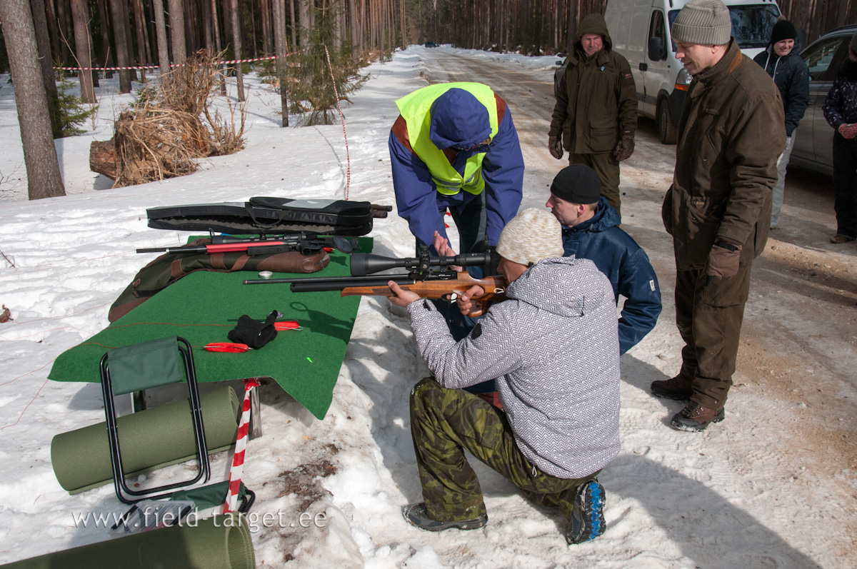 Mõni õpilane proovis ka põlvelt laskmist